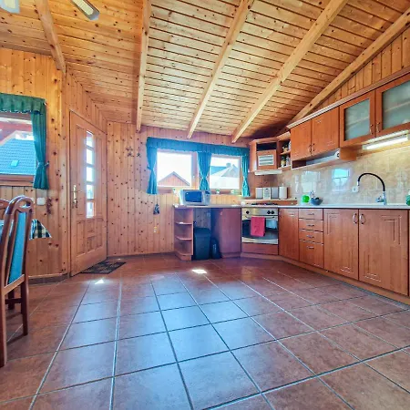 Lepke Apartman Holiday home